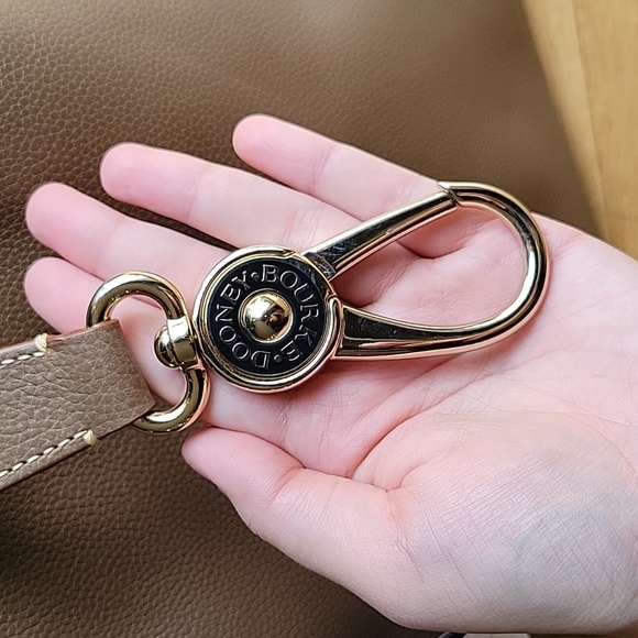 Dooney and Bourke Taupe Pebble Leather Lily Bucket Shoulder Bag NWOT - Picture 6 of 10